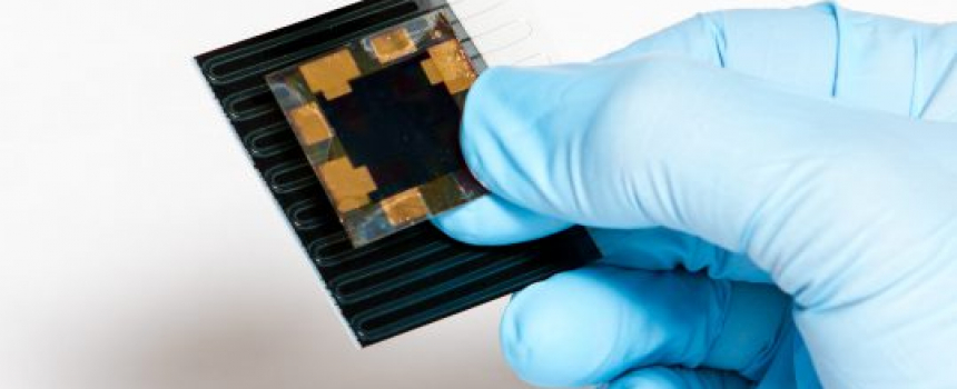 WORLD RECORD EFFICIENCY OF 26.5% ON A TANDEM SOLAR CELL BASED ON A FLEXIBLE CIGS SOLAR CELL